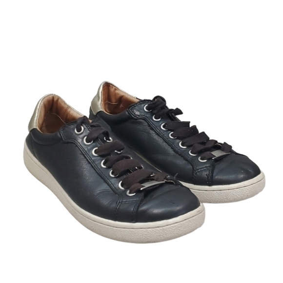 Ugg Australia Women Leather Slip On Sneakers shoes sz 8 - Picture 1 of 13